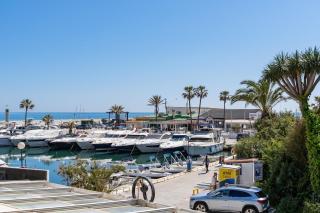 Modern apartment in Cabopino port - 9