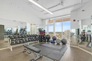 Bright Spacious 2BR Miami Retreat Balcony View - 8