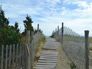 Oceanfront Beach Badgesequipment Wifi Decks Hot Tub Outdoor Shower - 0