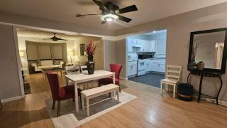 Jacksonville Getaway Spacious & Comfy - 1