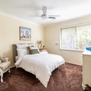 Stunning Absolute Waterfront With Private Jetty - Fishing Point - 2