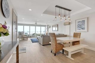 3 Story Oceanfront with Incredible View Hot Tub home - 7