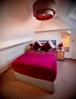 Free Parking 3-Bedroom House Near York Town - 8