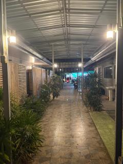 The Retreat Hotel - 8