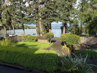 Lakefront on Acacia Bay - 5