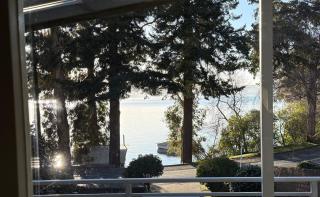 Lakefront on Acacia Bay - 4