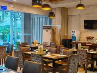 District 21 Hotel - 1