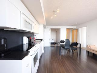 Toronto Lakeview Stay - Free Parking - 2