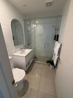 Apartment 7 - Waimahana - Luxury By The Lake - 9