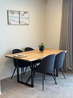 Apartment 7 - Waimahana - Luxury By The Lake - 2