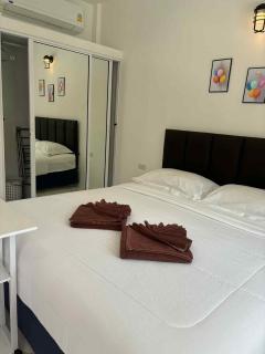 BanrimkhaoBangtao บ้านริมเขาบางเทา - 1