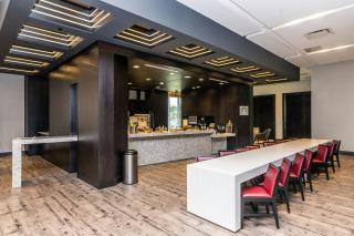 The Summit Hotel - 9