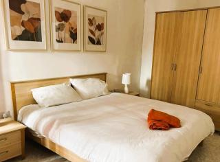 Bright Central Apartment Close to Shore - 1