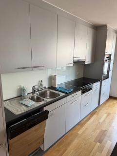 Penthouse Loft with Rooftop Terrace 50sqm, Hot Tub, Open Modern Kitchen, 2 BR, City Center - 5