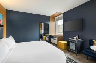 Aloft Houston by the Galleria - 5