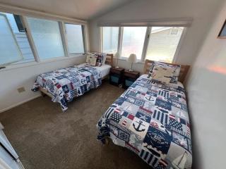 Spacious 4 Bedroom 3 Bath home - 1