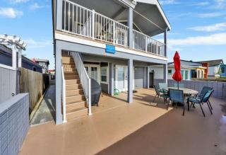 Value Beachfront withLarge Patio On The Bike Path apts - 7