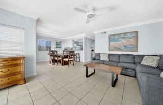 Value Beachfront withLarge Patio On The Bike Path apts - 6