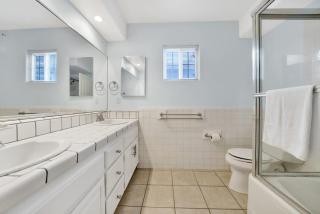 Value Beachfront withLarge Patio On The Bike Path apts - 1