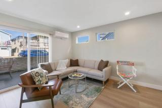 Bright & Renovated Just Steps from the Beach-120 A home - 8