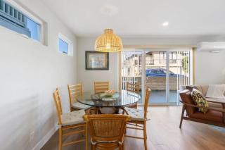 Bright & Renovated Just Steps from the Beach-120 A home - 6