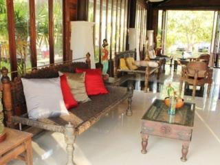 Chivaree Hotel and Resort - 9