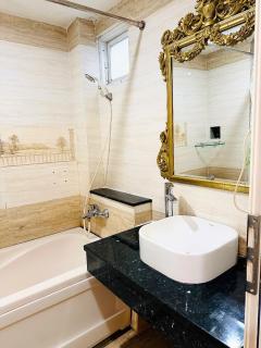 Crowne Boutique Bui Vien - 2