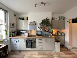 Entire Apartment in Montpelier - 8