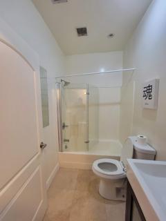 Modern 2 Bedroom Apartment Near Cedars Sinai, Rodeo Drive & Top LA Attractions - 1