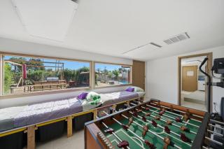 The Peacock Villa - Designed for Extended Stays, Relocations & Groups, Pet Friendly! - 7