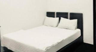 OYO HOME 90671 Dd Rest House - 9