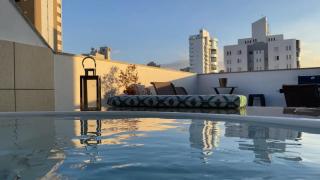 Cobertura Exclusiva com Jacuzzi e Vista Deslumbrante - 8