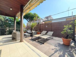 Apartment for rent with large terrace - 1