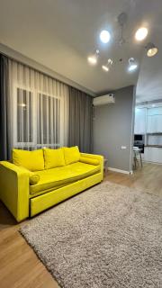 Евродвушка возле ТРЦ Мега центр - 2