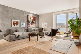 Modern seaside apartment with fjord views - 9