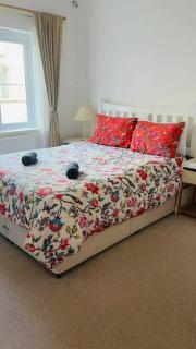 Stunning 2 bedroom modern apartment! Amazing views! - 9