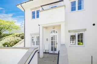 Stunning 2 bedroom modern apartment! Amazing views! - 7