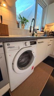 Town Centre 2 Bedroom Town House St Helier - 2