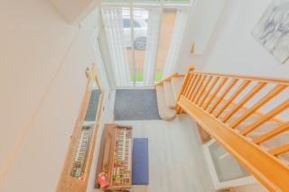 6BR Luxury Detached Mansion With Games Room & Hot Tub & Free Parking & Fast WiFi - 2
