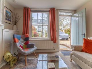 Enchanting 2-Bed Riverside Cottage with Parking in heart of Canterbury City - 1