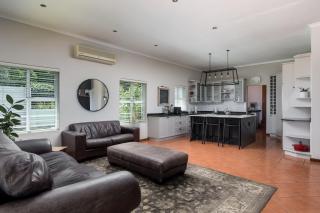 Cheerful 4 bedroom home with pool & wonderful view - 4