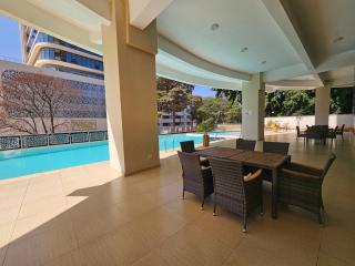 Stunning Central Apartment with Pool & gym - 7