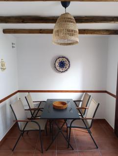 Casa tradicional en pueblo blanco pintoresco - Traditionelles Haus in einem malerischen weißen Bergdorf - 1