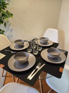 Departamento cercano a Costanera Amplio 2 dormitorios y centrico - 0