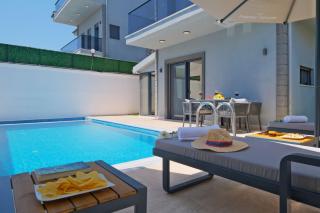 Villa Happy House - Luxury Villa with Private Pool - 4
