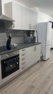 PLUS Properties Eastwood 4-Bedroom Ensuite - 1