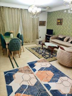 شقة للايجار بجوار ستي ستارز أمام فندق جيوان مدينة نصر - 0