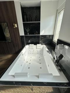 Suite Prestige avec Spa Privatif - Sauna & Balnéo - 7