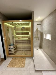 Suite Prestige avec Spa Privatif - Sauna & Balnéo - 6