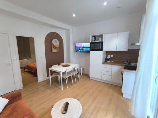 Terrasse et Confort à Cambrai - Proche Gare - 2 Chambres - LeRelaisdOdile - 8